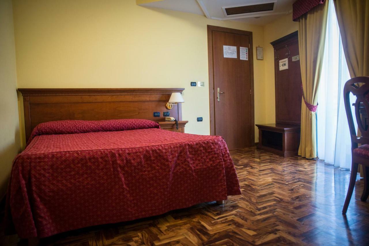 Albergo Ristorante Uliveto Veroli Exterior foto